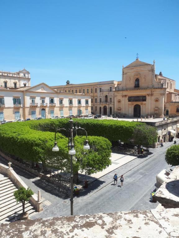 La Casa In Piazza Villa Noto Exterior foto